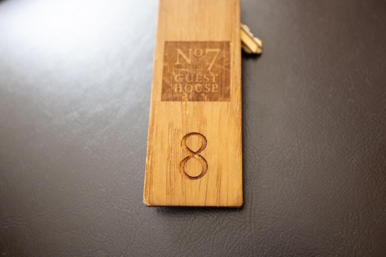 Number 7 Guest House วิทบี ภายนอก รูปภาพ