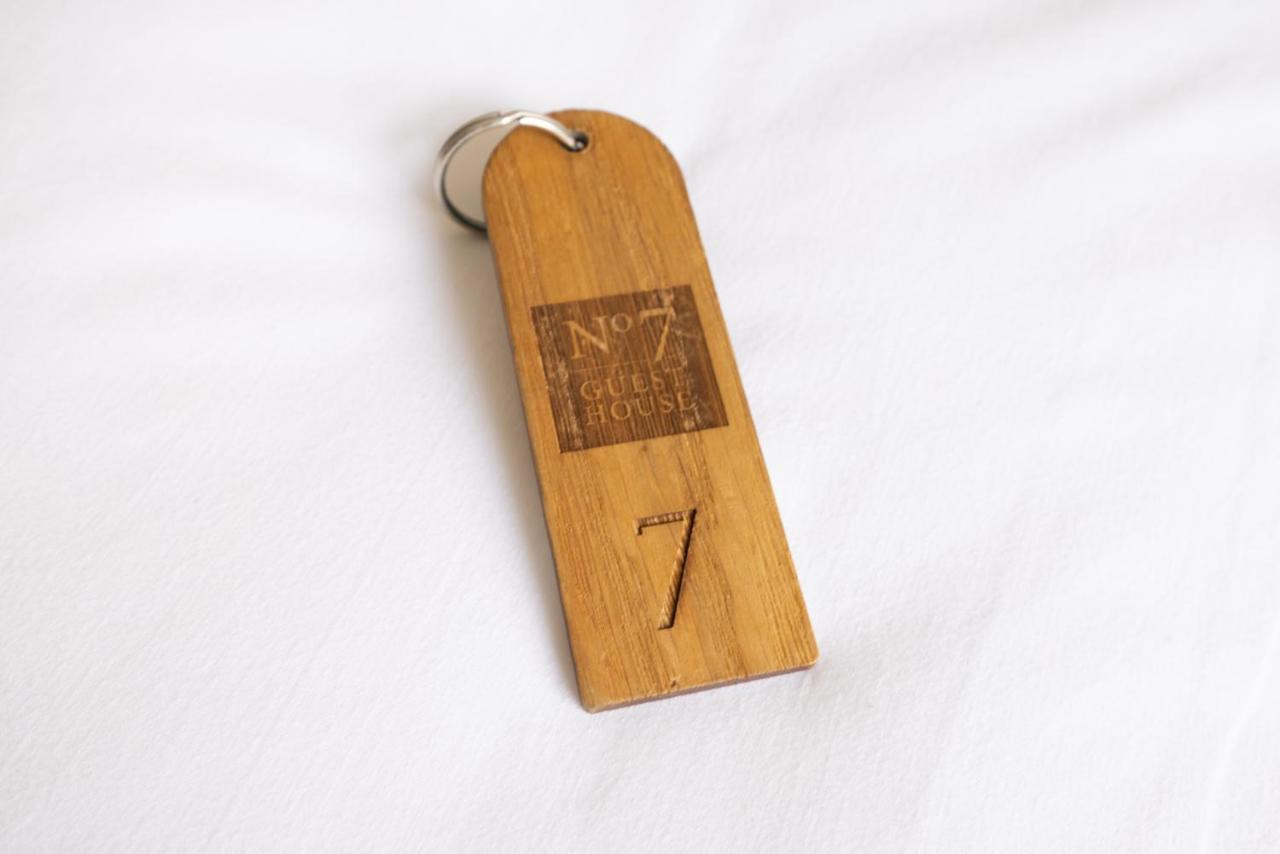 Number 7 Guest House วิทบี ภายนอก รูปภาพ