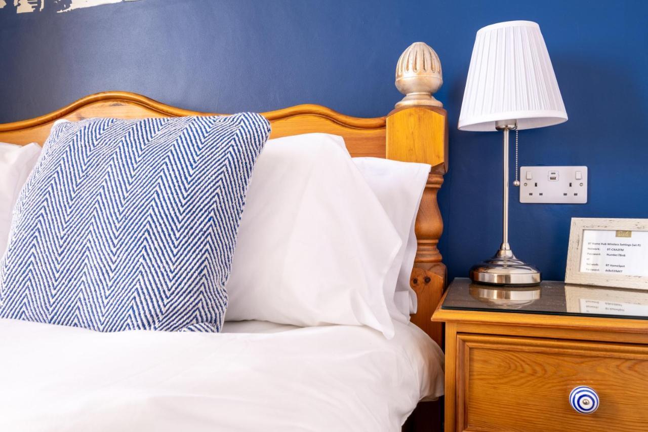 Number 7 Guest House วิทบี ภายนอก รูปภาพ