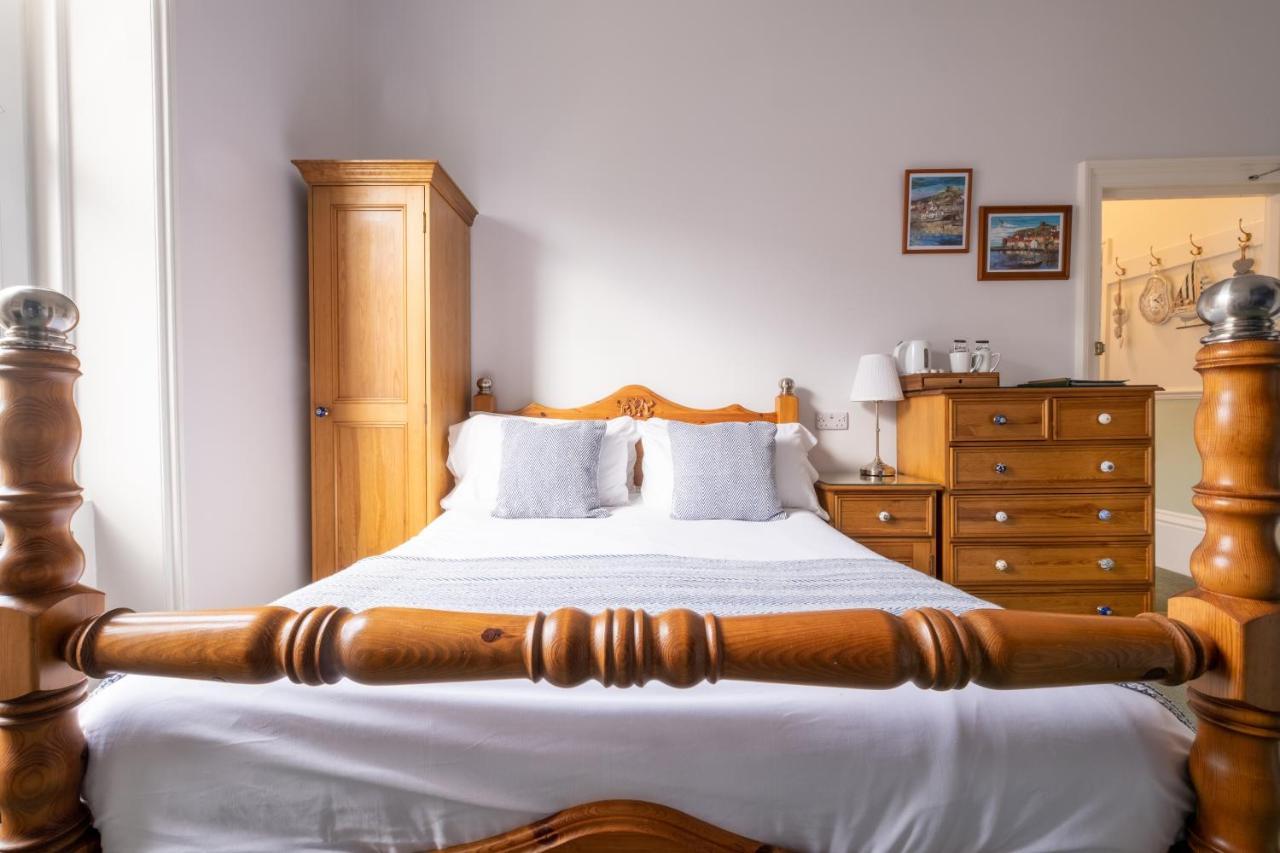 Number 7 Guest House วิทบี ภายนอก รูปภาพ